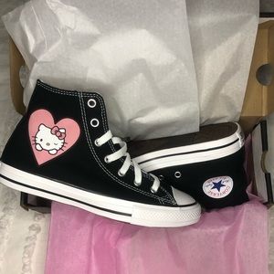 Hello Kitty black converse